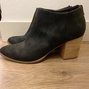 Report Black Suede Block Heeled Booties, Size 9.5